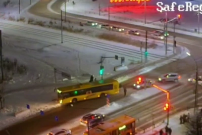 Автобус в Ярославле сбил женщину на пешеходном переходе