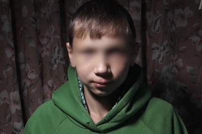 Подросток из Новосибирска терроризирует школьников