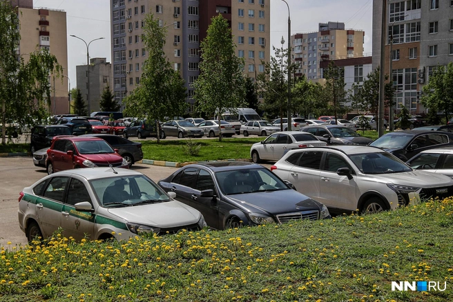 Изменения в режим стоянки и парковки транспорта вводят для беспрепятственного проезда | Источник: Наталья Бурухина / NN.RU