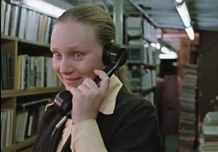 С помощью грима актрисе делали кожу лица неидеальной | Источник: фильм «Влюблен по собственному желанию»
