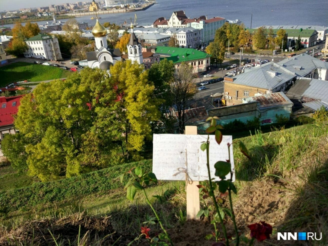 Фото дня. Трогательная инсталляция появилась около кремля | www.nn.ru