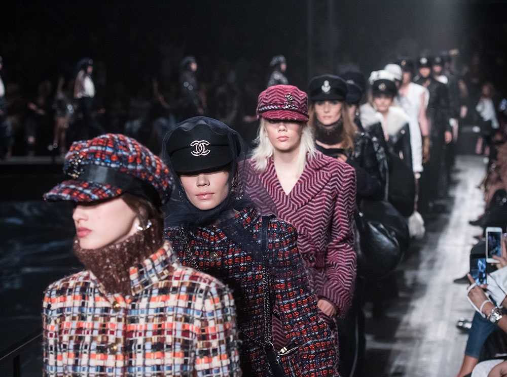 Показ Chanel Métiers d'Art в Москве | marieclaire.ru