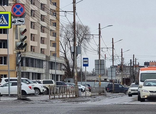 На Солотчинском шоссе ветер повредил светофор | ya62.ru