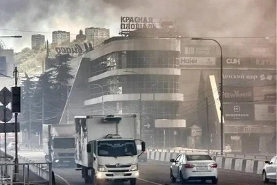 В Туапсе выпал «черный дождь» из-за пожара