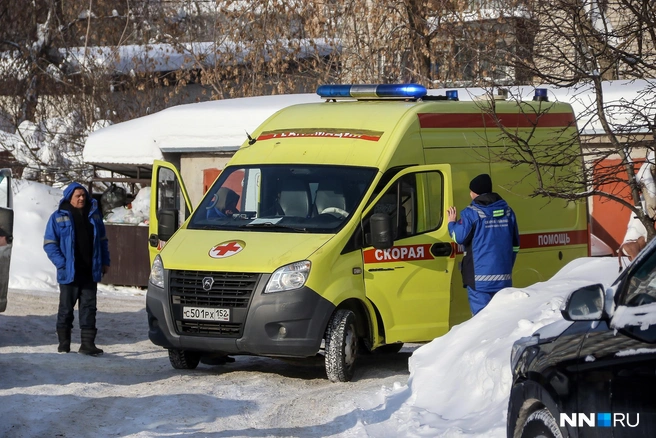 Большинство водителей уступают дорогу машинам скорой помощи | Источник: Наталья Бурухина / NN.RU