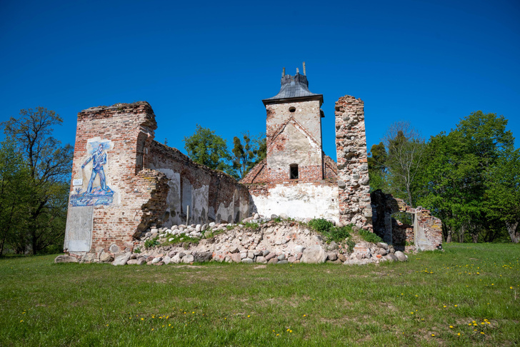 «Готическое кольцо» России: 6 впечатляющих руин, которые стоит посетить в Калининградской области