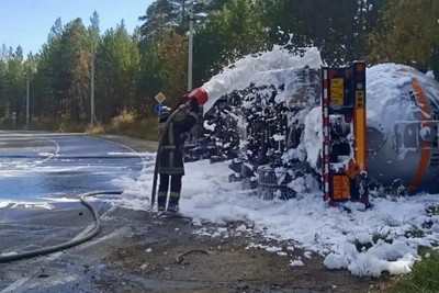 В Чите устранили последствия опрокидывания газовоза