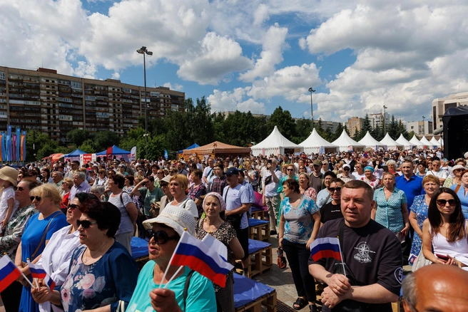 Людей в этом году собралось особенно много | Источник: Ирина Шарова
