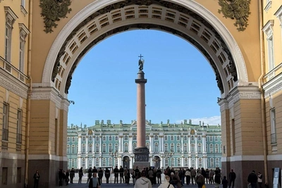 На Дворцовой площади репетируют парад Победы