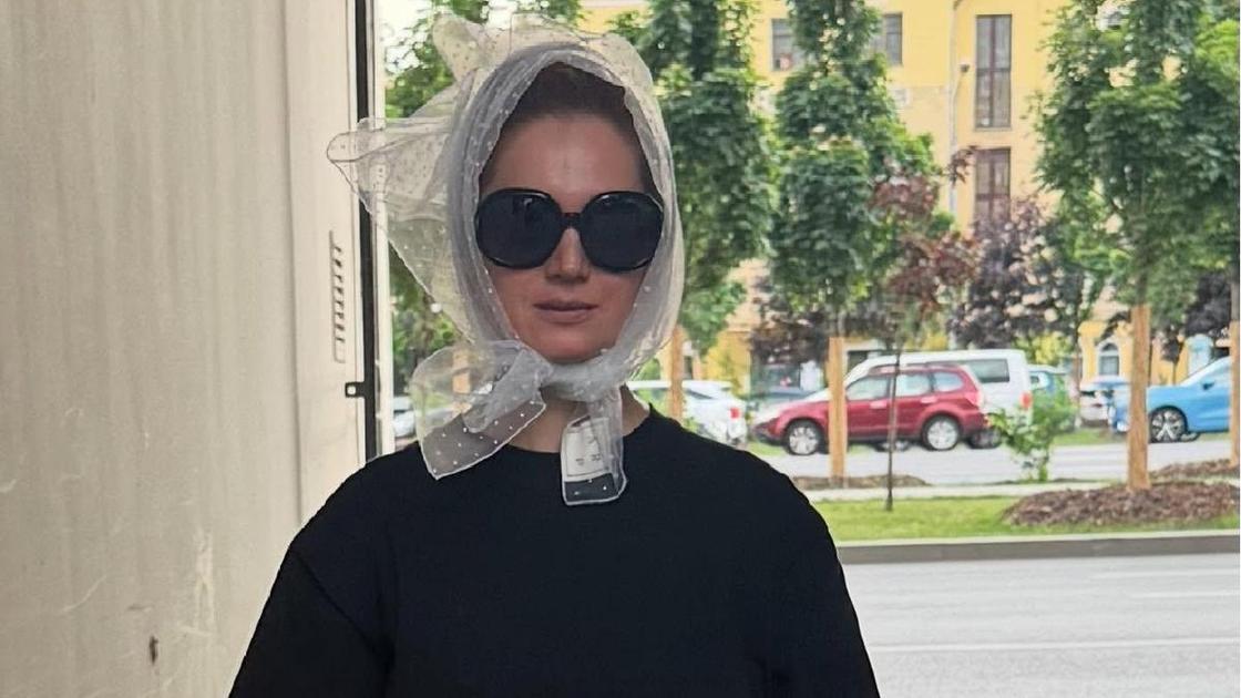 Заплаканная Исакова горько улыбается на похоронах: «Какой повод у нас хороший встретиться!»