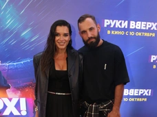 «Истинная причина, почему мы прилетели в Турцию»: Бородина выбирает вместе с Сердюковым свадебное платье