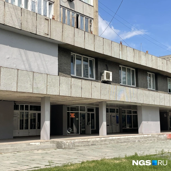 До появления чулочно-трикотажной фабрики «Автомат», в здании работала городская общественная баня | Источник: Алена Золотухина / NGS.RU