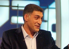 «Я ему ножки поцелую, а он пальчики на ногах сгибает…»: сердце Симоньян разбивается при виде Кеосаяна в палате