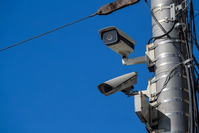 Где в Новосибирске установят камеры для штрафа за телефон за рулем