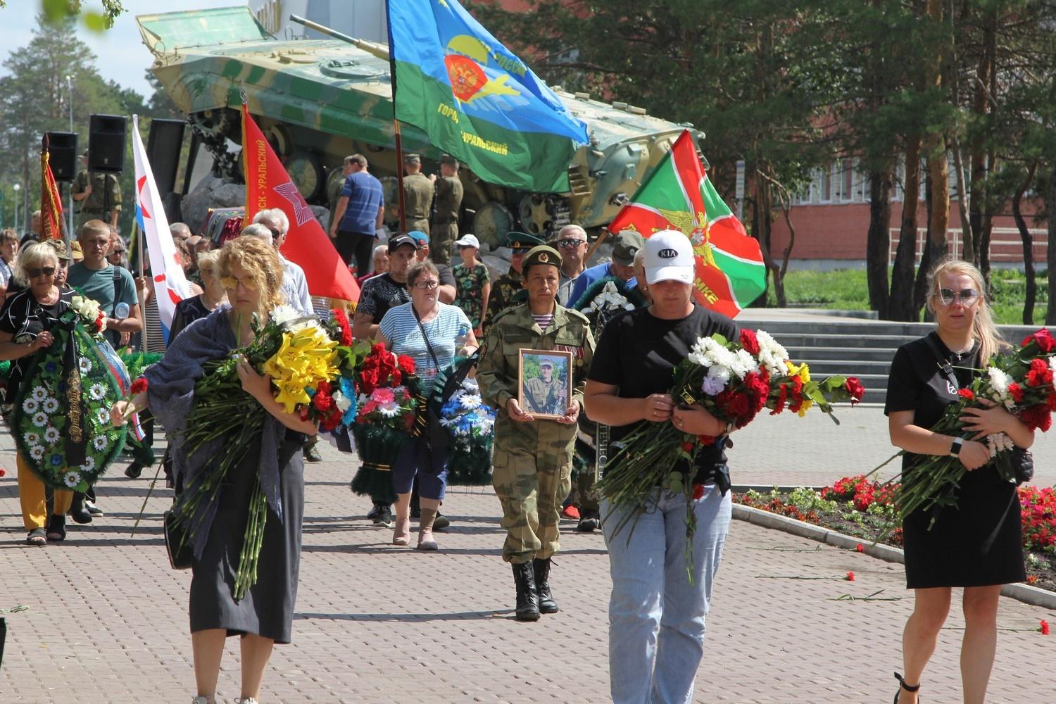 В Каменске-Уральском простились со снайпером Даниилом Ульяновым, погибшим  на спецоперации - 31 июля 2023 - Е1.ру