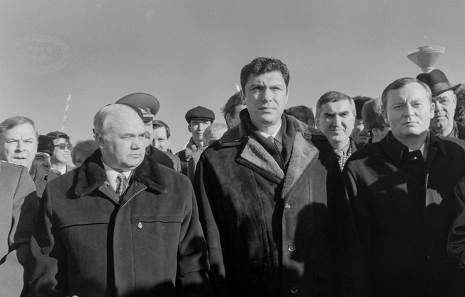 В центре&nbsp;— Борис Немцов, по левое плечо от него&nbsp;— Равиль Гениатулин | Источник: Евгений Епанчинцев