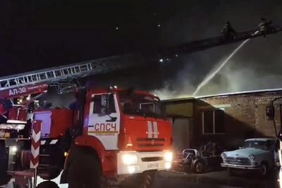 Пожар в складском здании Новосибирска: площадь 1,5 тыс. кв. м