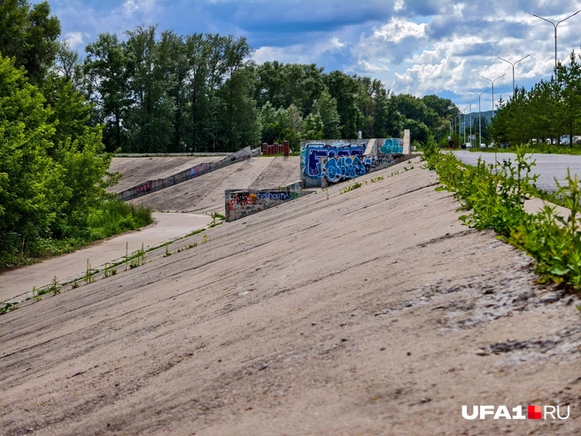 А вот где будет амфитеатр | Источник: Булат Салихов / UFA1.RU
