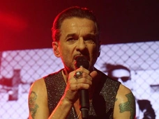 Лидер Depeche Mode Дейв Гаан зажег многотысячную толпу
