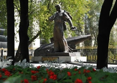 «Все эти годы я продлеваю сыну жизнь»: матери и вдовы скорбят по близким, которые погибли на подлодке «Курск»