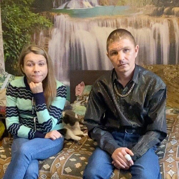 Блогеры-маргиналы Иришка Чики-Пики и Паша Безумный решили пожениться