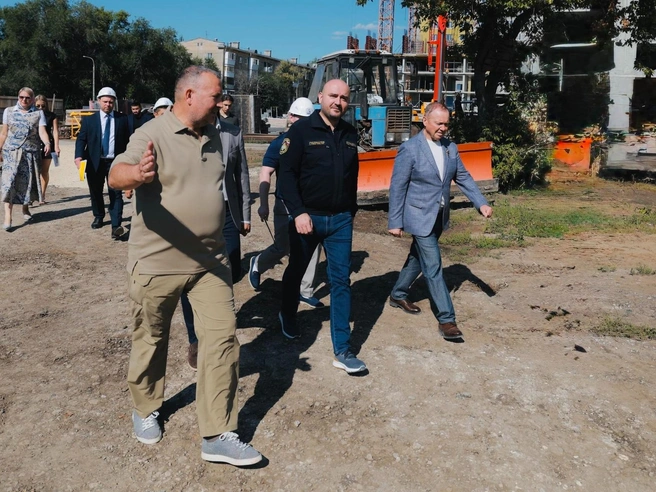 Вячеслав Федорищев посетил строительную площадку первого в Самарской области проекта комплексного развития территорий | Источник: Иван Макеев