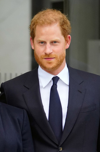 Принц или сын тренера? В Британии спорят, кто настоящий отец принца Гарри