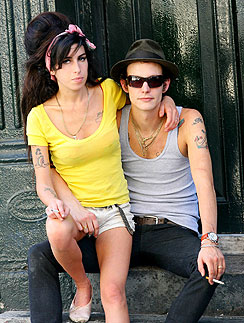 Эми Уайнхаус (Amy Winehouse) и Блейк Филдер-Сивил (Blake Fielder-Civi)