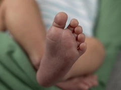 1,5 месяца без еды и воды: родители заморили голодом маленького сына