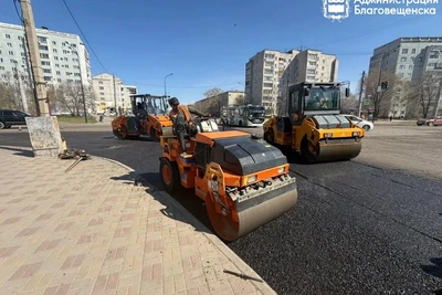 В Благовещенске во время ямочного ремонта обновили почти 30 тысяч «квадратов». Работы продолжаются