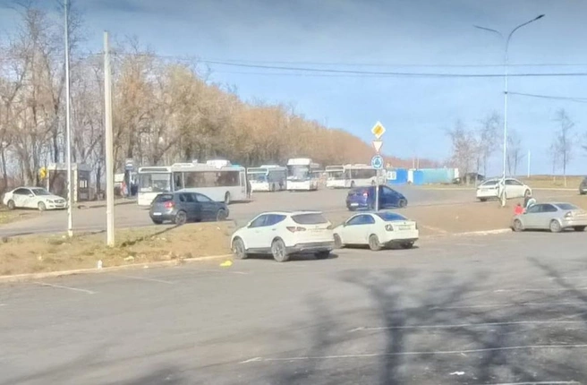 Чтобы компенсировать отмену 1А, на другие маршруты пустили по автобусу | Источник: