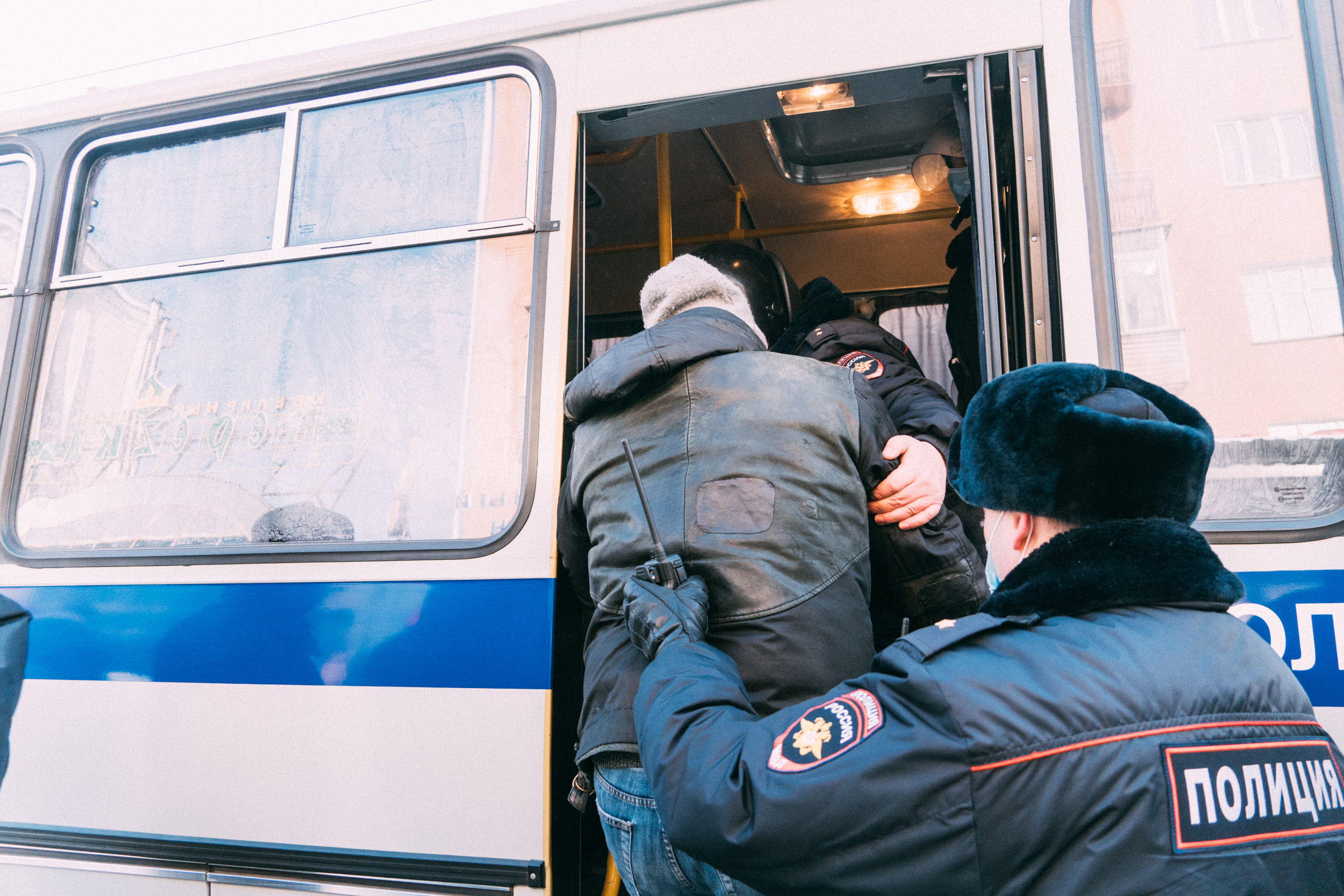 Прятался у друзей. В Тольятти задержали преступника, объявленного в федеральный розыск