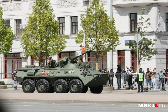 В Параде Победы приняли участие больше 180 единиц техники | Источник: Дмитрий Толстошеев / MSK1.RU