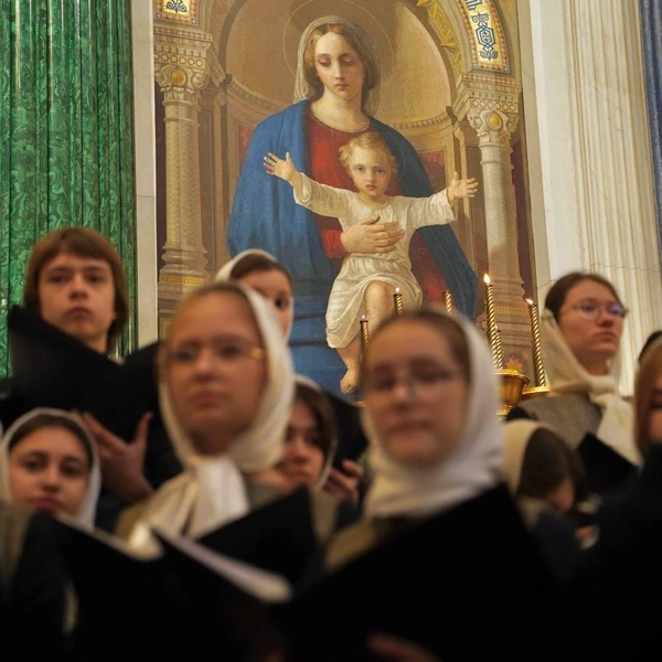 Петербург встречает Вербное воскресенье. Посмотрите, как прошла литургия в Исаакиевском соборе | Источник: Павел Даиси / «Фонтанка.ру»