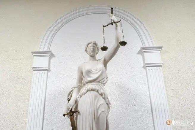 До 6 лет колонии грозит сотрудникам супермаркетов в Сочи за подделку медкнижек | Источник: Михаил Огнев / FONTANKA.RU