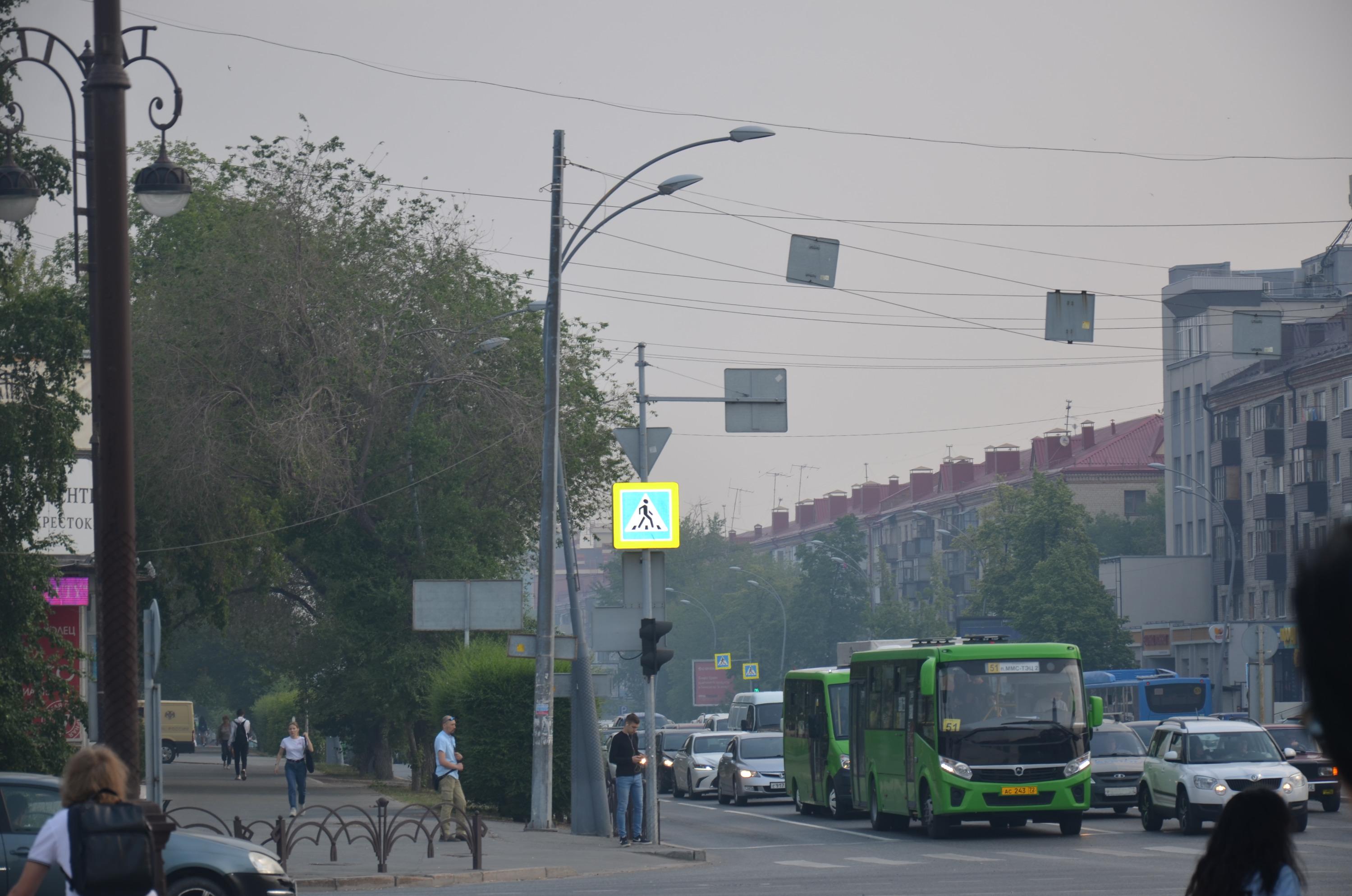 Тюменцы жалуются, что в городе снова пахнет гарью - 15 июня 2023 - 72.ру