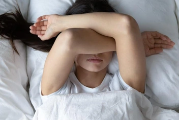 «Иногда представляю, как отец убивает мою младшую сестру. Как избавиться от этих мыслей?»