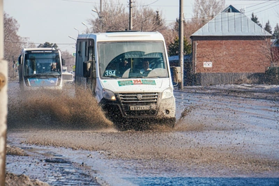 Почему водители маршруток в Омске нарушают правила ежедневно