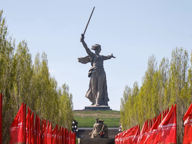 Сегодня среди сотрудников ФССП проходит финальный этап испытания за право носить зелёный берет | Источник: Алексей Волхонский / V1.RU