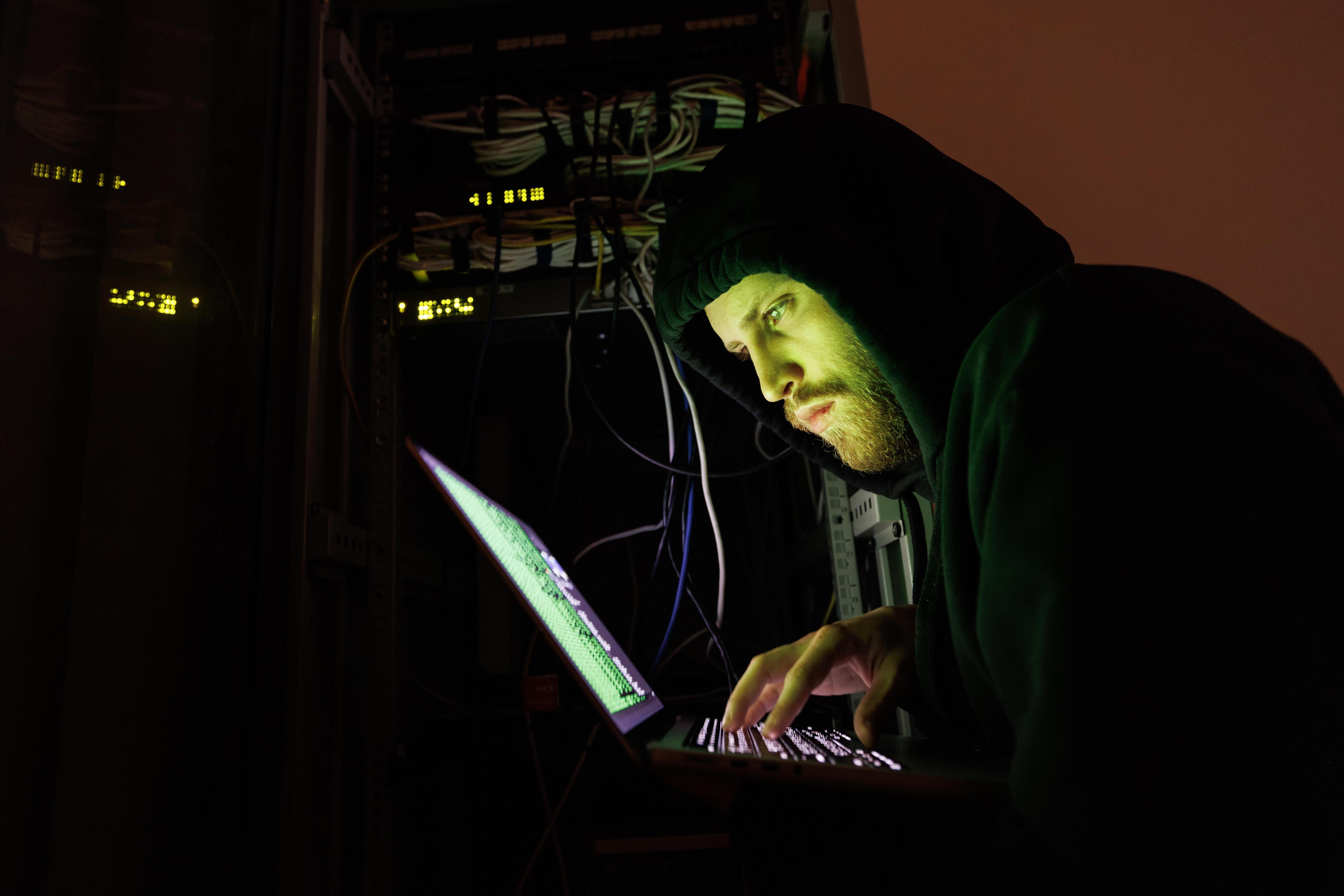 Электронные платежи и sim-карты ограничат: новые правила от МВД