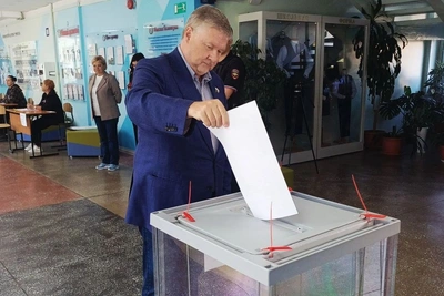 Георгий Карлов проголосовал на Сахалине