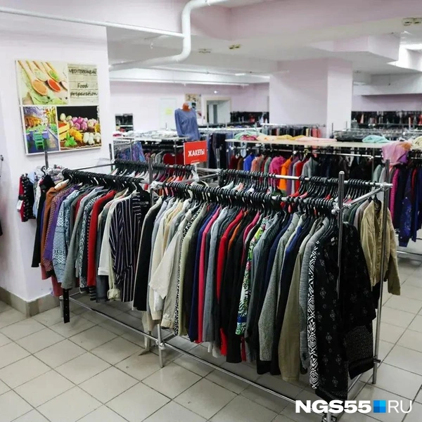 Рейлы переполнены одеждой | Источник: Евгений Софийчук / NGS55.RU