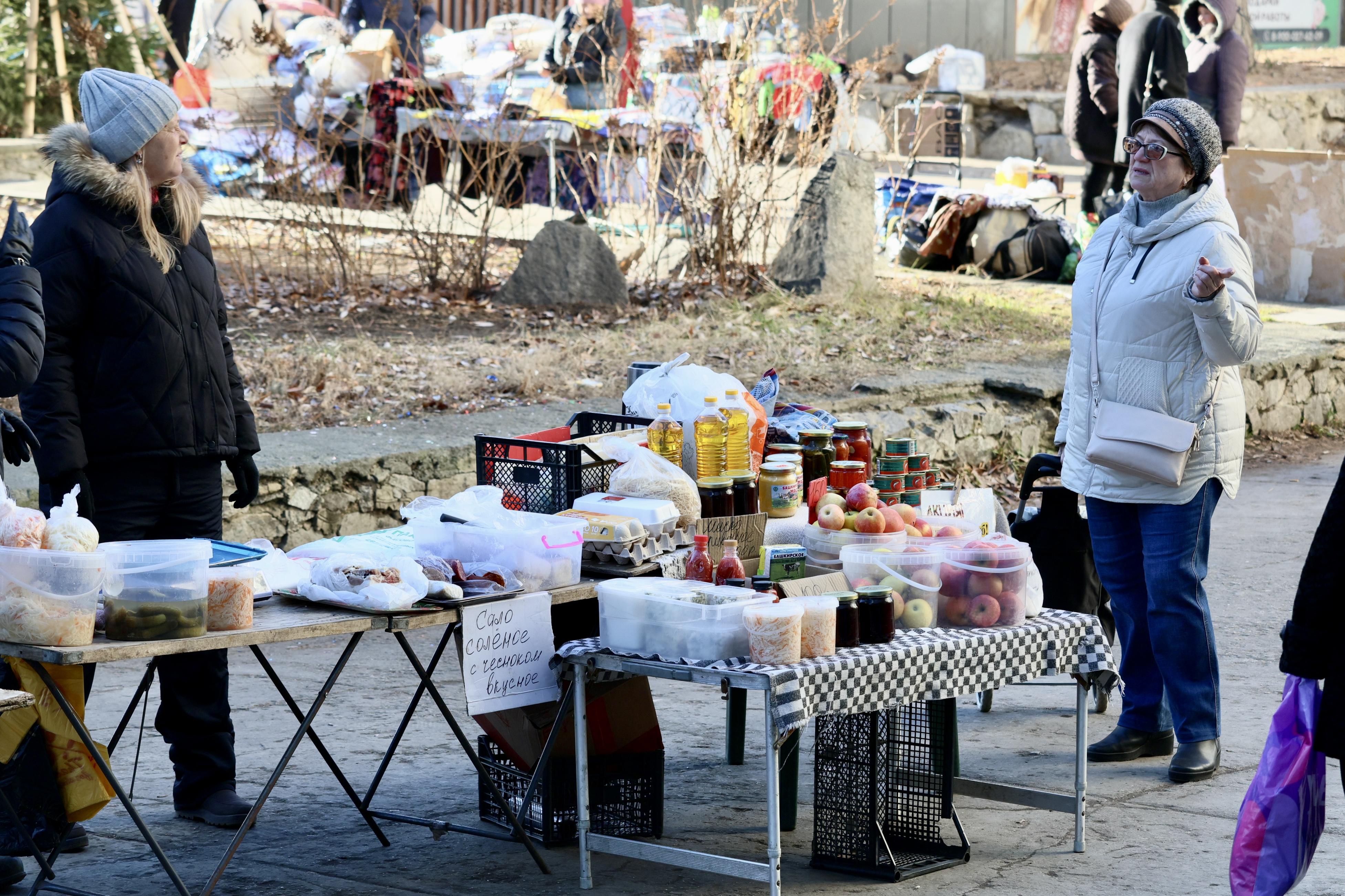 Кто мне разрешение даст Это же улица!: репортаж с пешеходного бульвара в Челябинске, захваченного торгашами