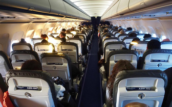 Обвиняли стюардесс в «предвзятом отношении»: чем грозит попытка занять не свое место в самолете