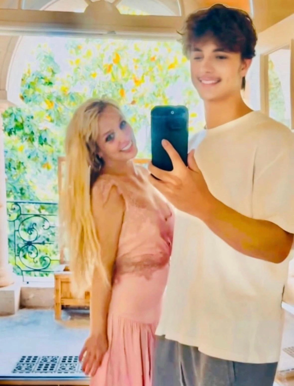Бритни Спирс изредка делится фото со своими детьми | Источник: britneyspears / Instagram (экстремистская организация, деятельность запрещена на территории РФ)
