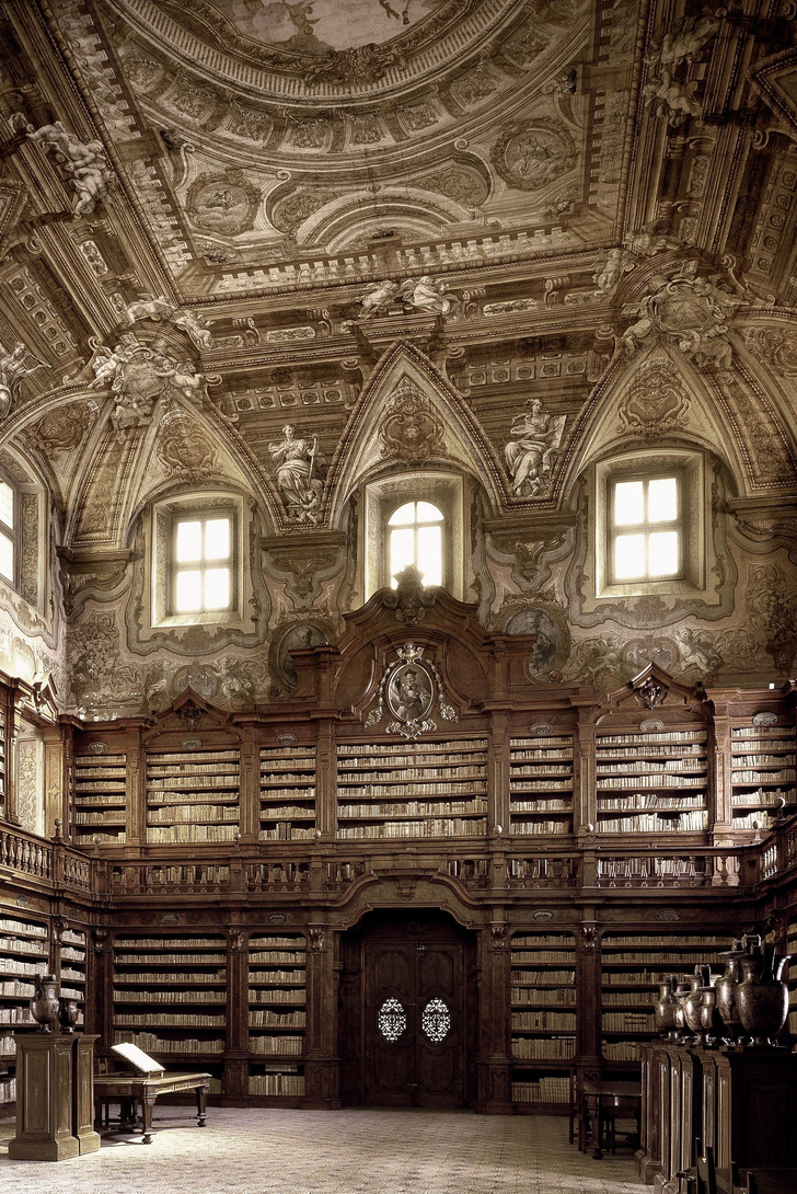 Самые потрясающие библиотеки мира (фото 43)