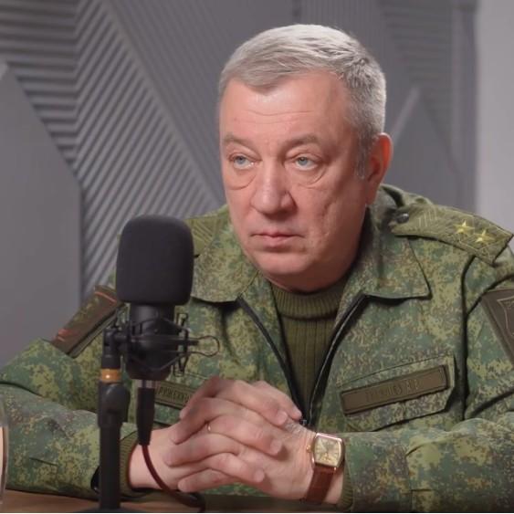 <p>Андрей Гурулев</p>
