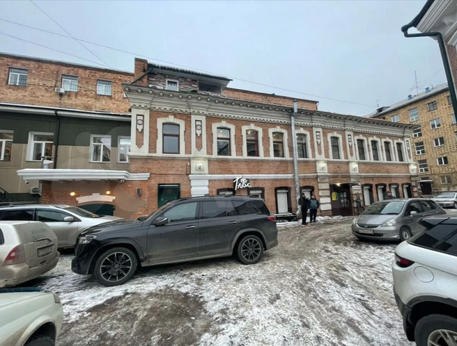 У здания есть отдельный вход | Источник: сайт по поиску объявлений