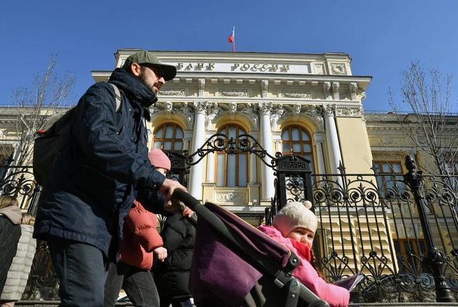 «Наши дети будут жить в съемных квартирах». Банки повышают ставки по ипотеке, не дожидаясь милости от ЦБ | Источник: Александр Манзюк / Коммерсантъ