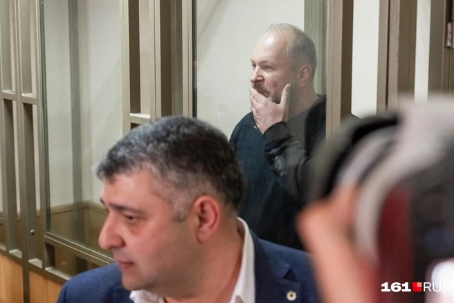 Кушнарев внимательно слушал показания коллег | Источник: Евгений Вдовин / 161.RU